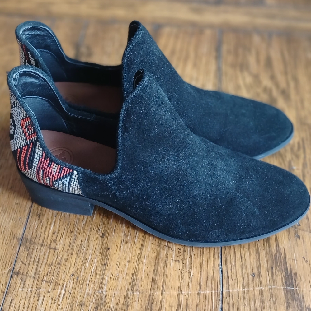 Charleston Heel ankle boot. Size 6 black